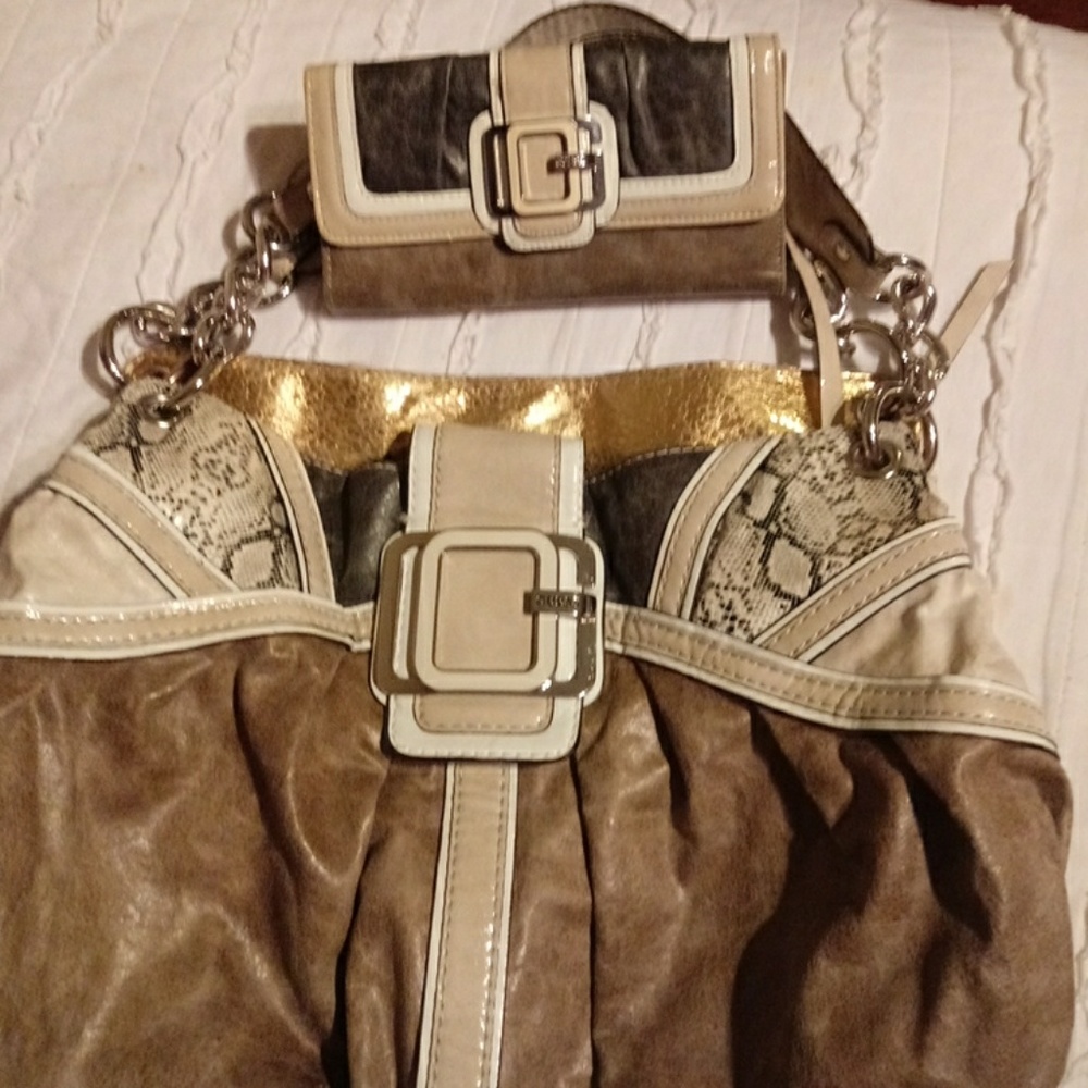 Guess Bag & New Matching Wallet . Gorgouos Colors